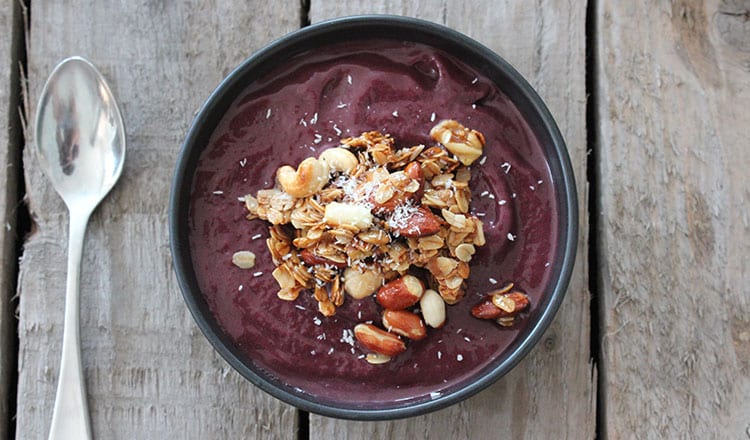 The Healthy Chef - Dan Churchill's Acai Berry Breakfast Bowl