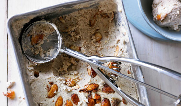 Coffee & Praline Almond Ice-Cream