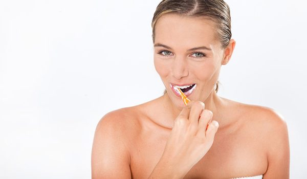 White Hot: Avoid These Three Teeth Stainers (And Whiten Your Teeth Instantly!)