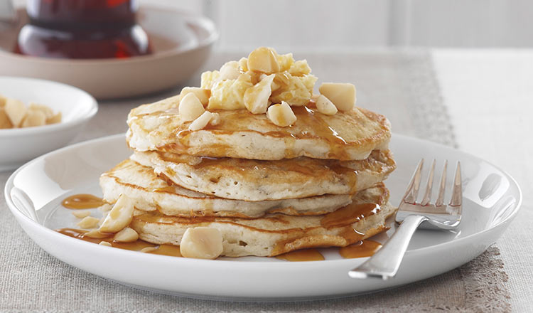 Fluffy Pancakes With Macadamia Buttermilk & Banana