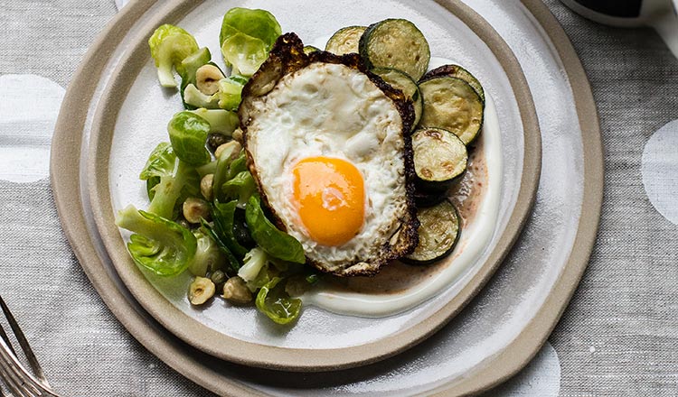 Crispy Fried Egg With Greens & Spicy Yoghurt