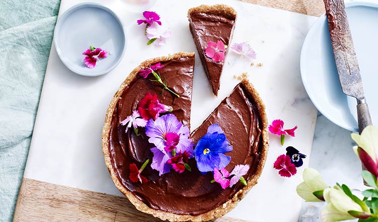 Forget The Calories: Healthy Raw Chocolate Avocado Tart