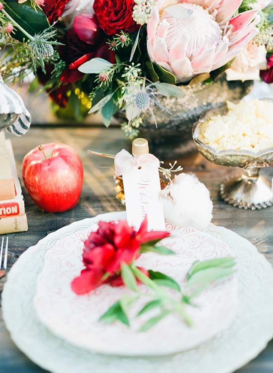 the-carousel-christmas-table-setting-2