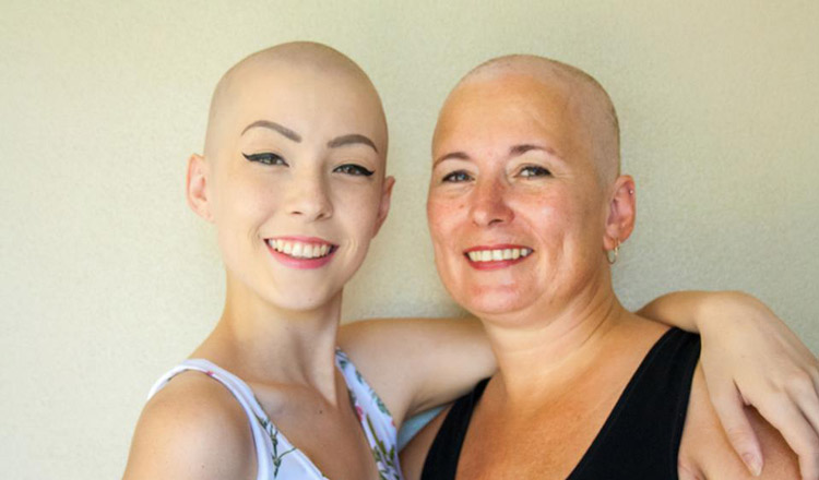 Brave Aussie Mum & Daughter Fight Cancer Together