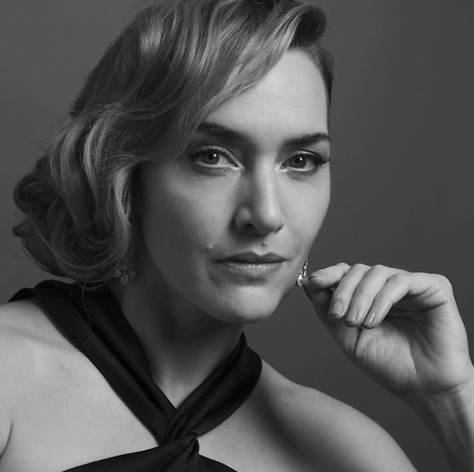 Kate Winslet Backstage Golden Globes 