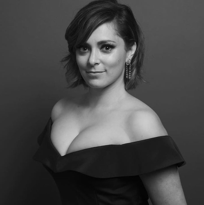 Backstage Golden Globes Rachel Bloom