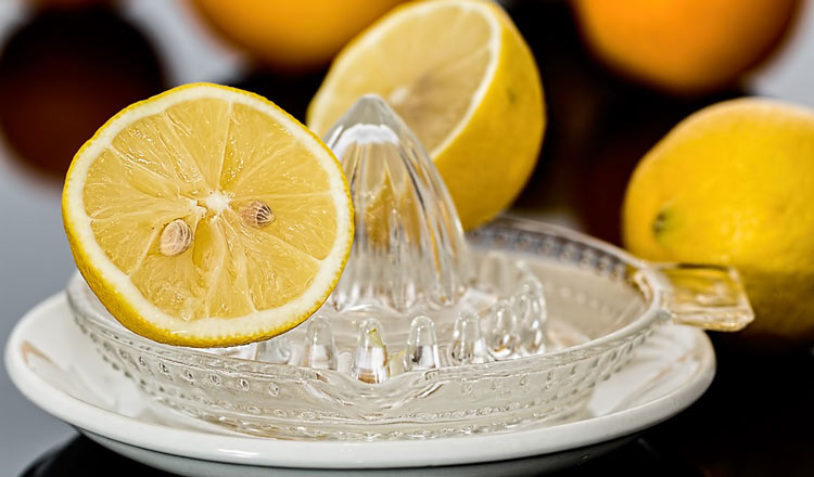 7 Reasons To Kick-Start Your Day With Lemon