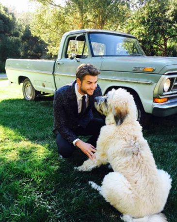 Liam Hemsworth and Miley Cryus Are Married Says Report