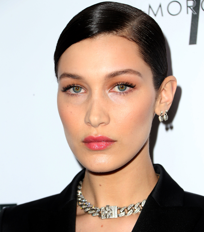 Bella Hadid choker