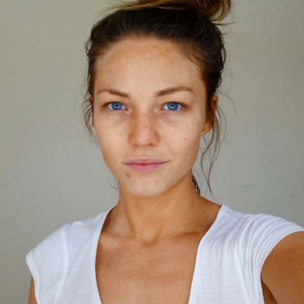 Sam Frost is just as beautiful without makeup.