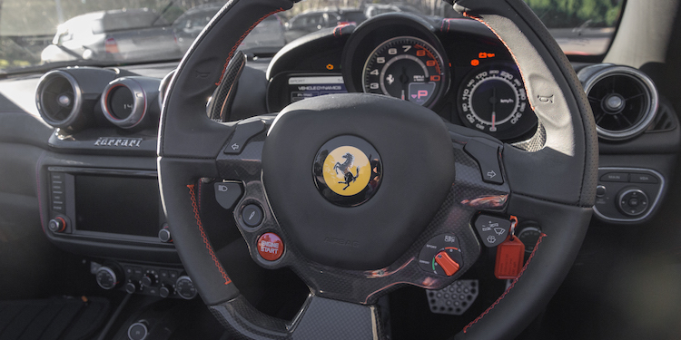 Ferrari California T - The steering wheel is covered in buttons