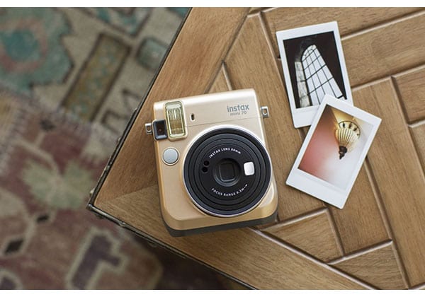 instax_mini70_gold_03