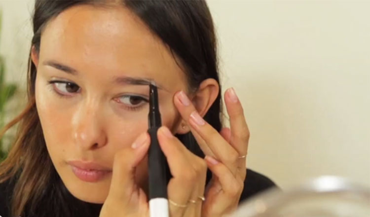 How-To Create The Perfect Eyebrow Definition