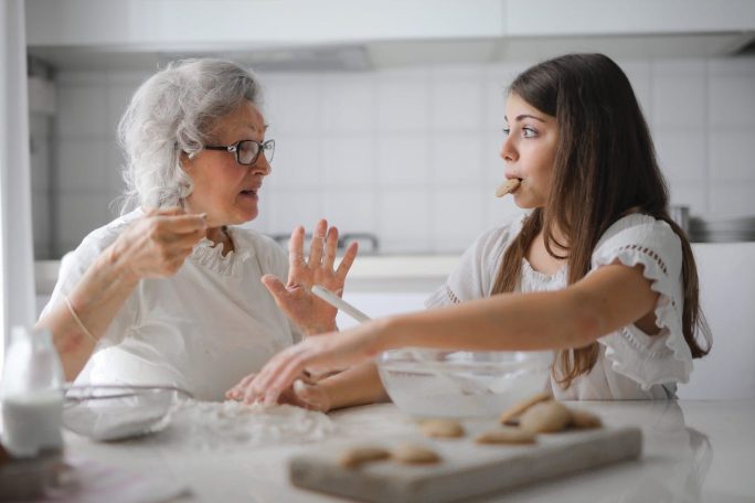 Millennial moving back in with parents