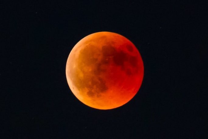 Super blood moon