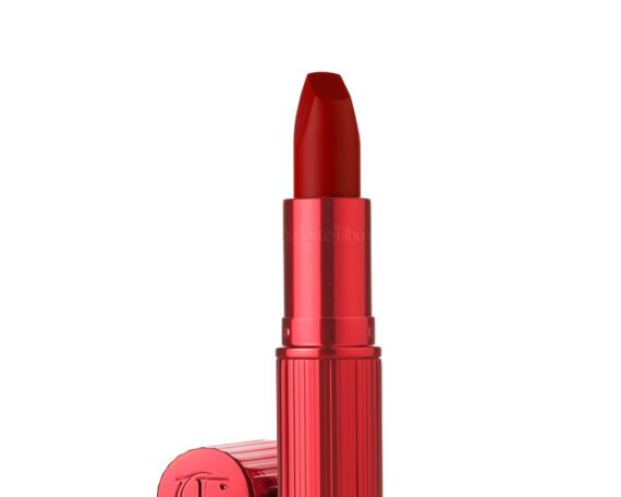 Taylor Swift Best Makeup Looks Charlotte Tilbury Red lipstick 