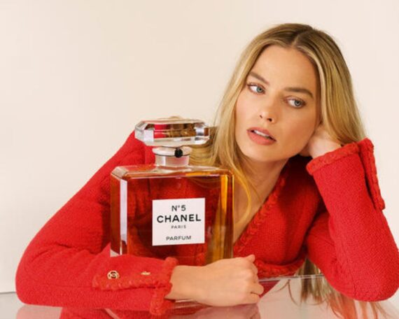 Margot Robbie Chanel No. 5